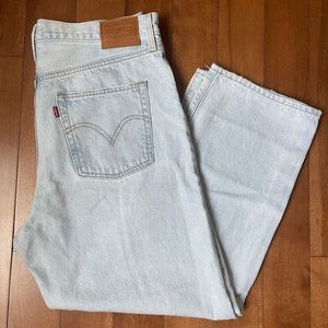 Levi's Ribcage Straight Ankle Women's Jeans in Light Wash Blue size 33W